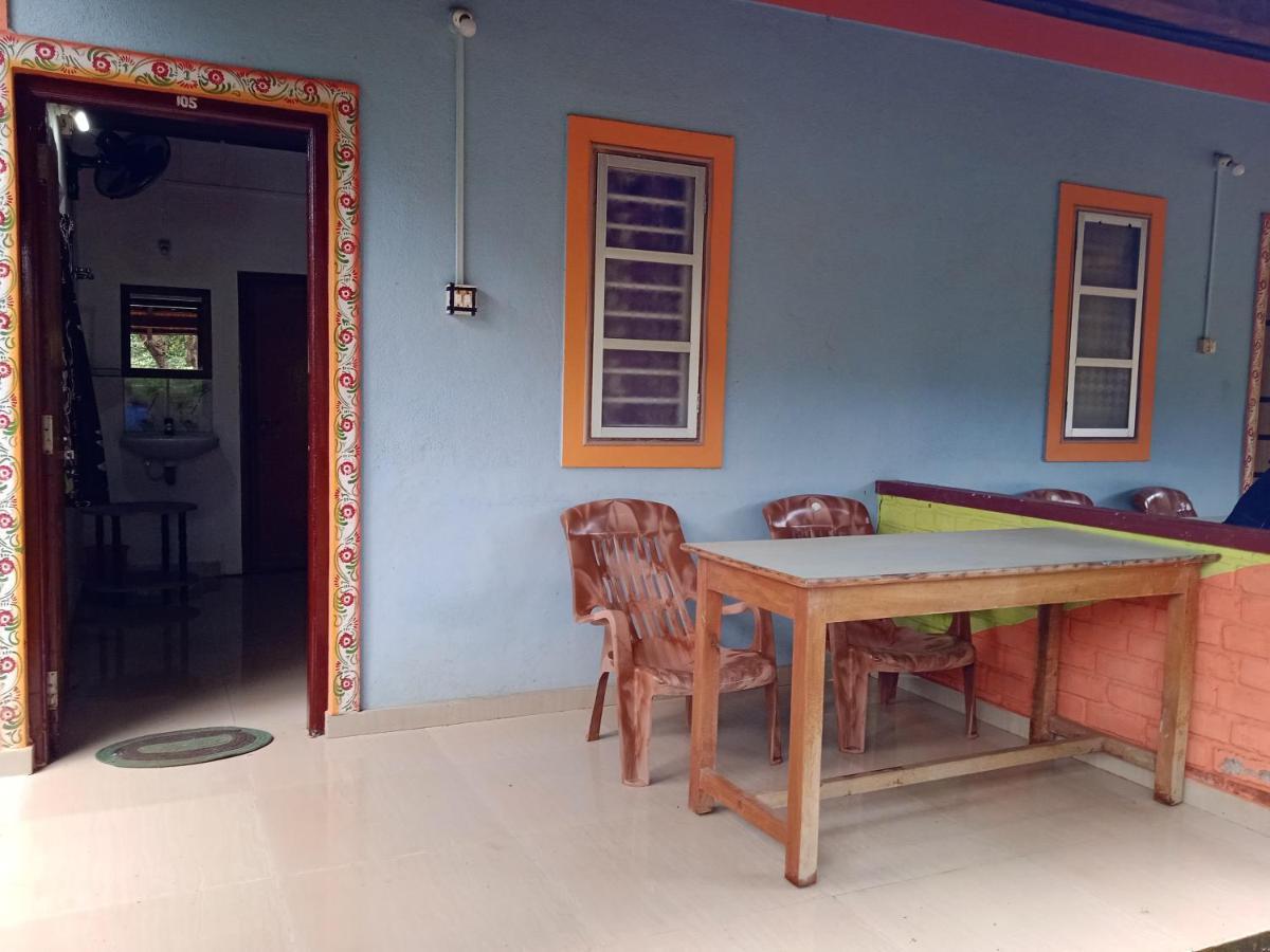 Gundappa Cafe Gokarna Kudle Beach ภายนอก รูปภาพ